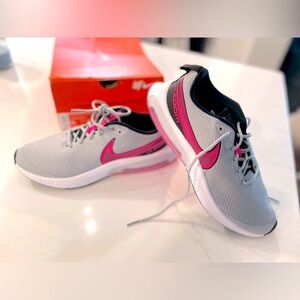 BRAND NEW-Nike Air Zoom Arcadia Big Kids-size 6